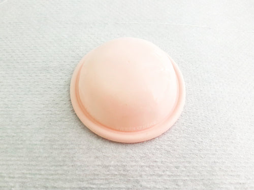 Diaphragma auf grauem Hintergrund