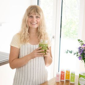 Julia mit Smoothie